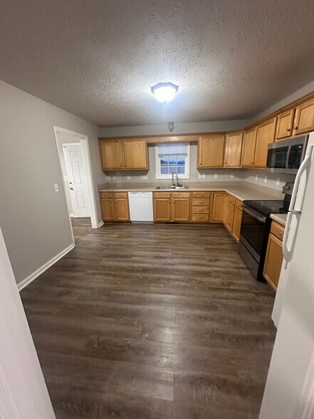 Building Photo - 4293 Bristow Rd