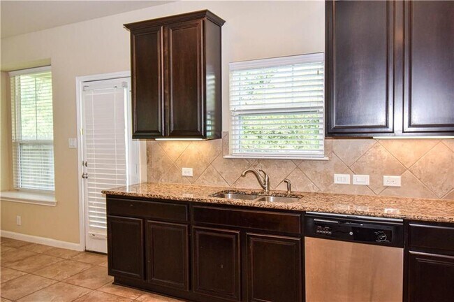 Building Photo - 8548 White Ibis Dr