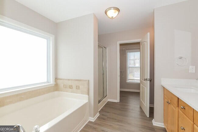 Building Photo - 1813 Temple Park Dr SW