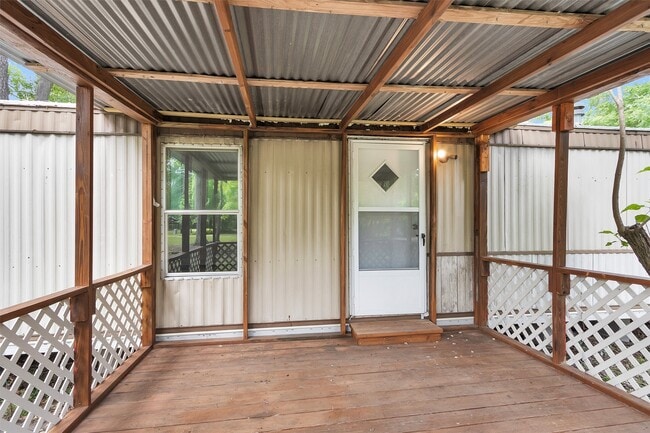 Building Photo - 19339 Forest Ln Cir