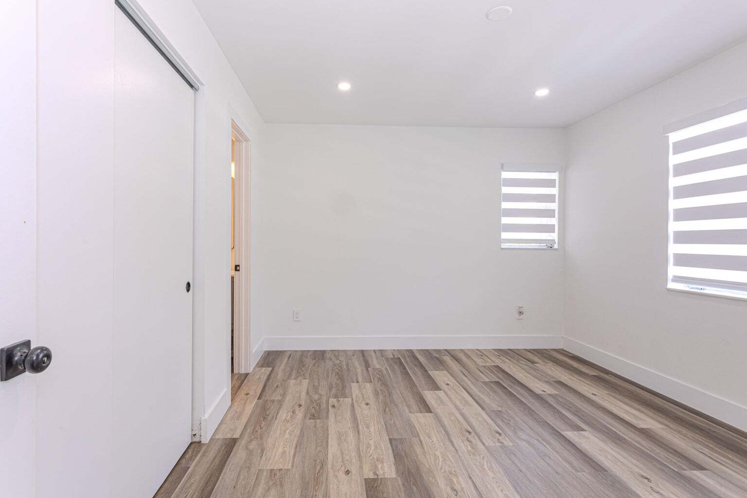 Building Photo - 1717 16th Ct N