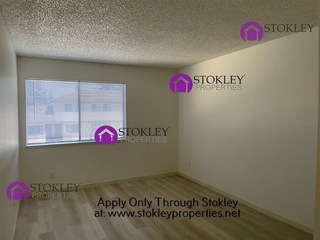 Building Photo - 5025 Valley Crest Dr