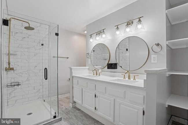 Building Photo - 4043 Lake Glen Rd