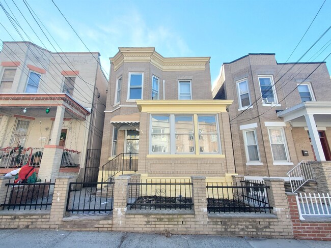 Building Photo - 119 64th St