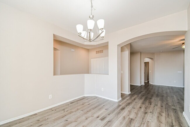 Building Photo - 831 S Nielson Ct