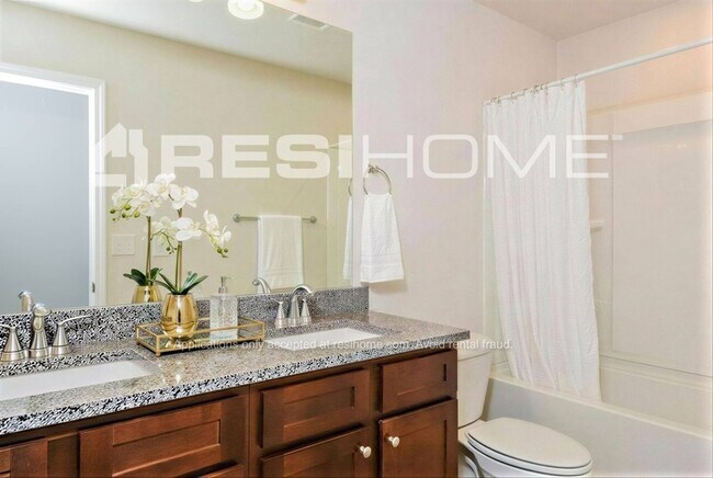 Building Photo - 1005 Tranquil Gdns Pl