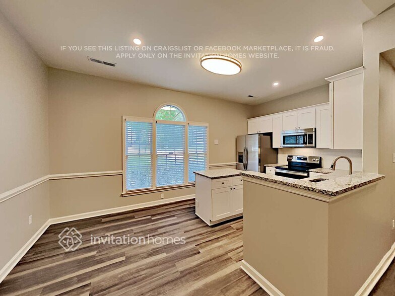 Building Photo - 2831 Cedar Chase Dr