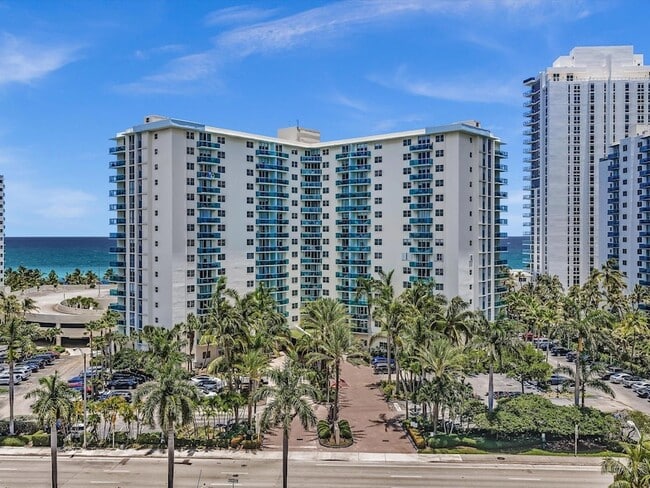 Building Photo - 3901 S Ocean Dr