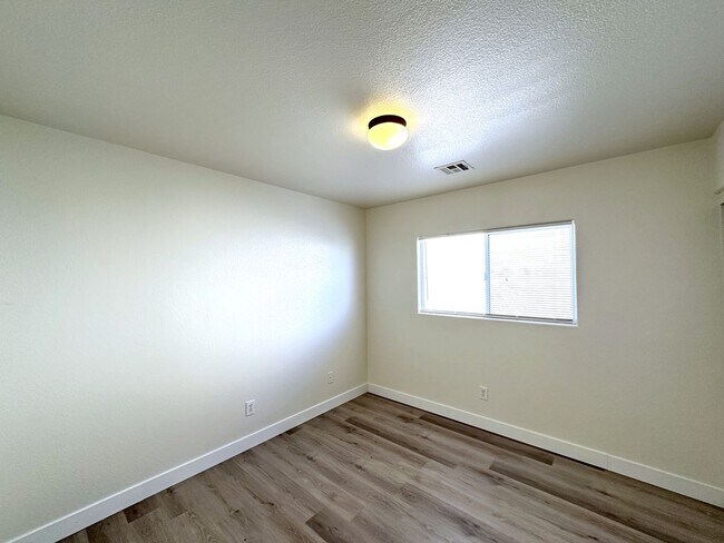 Building Photo - LIBERTY AT WARM SPRINGS