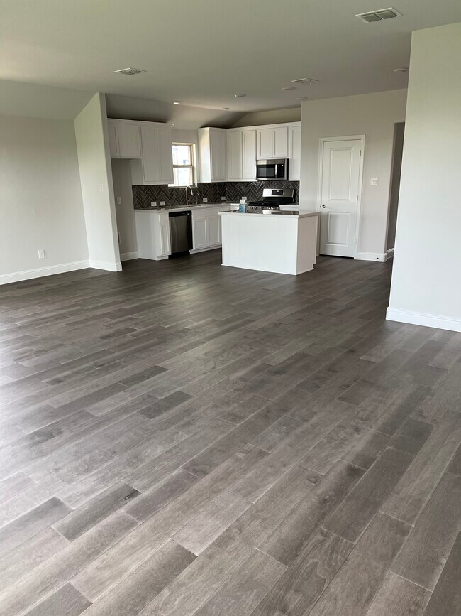 Building Photo - 1020 Huckleberry St