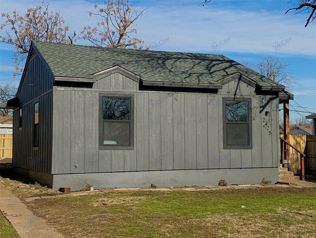 Building Photo - 2425 Jennings Ave