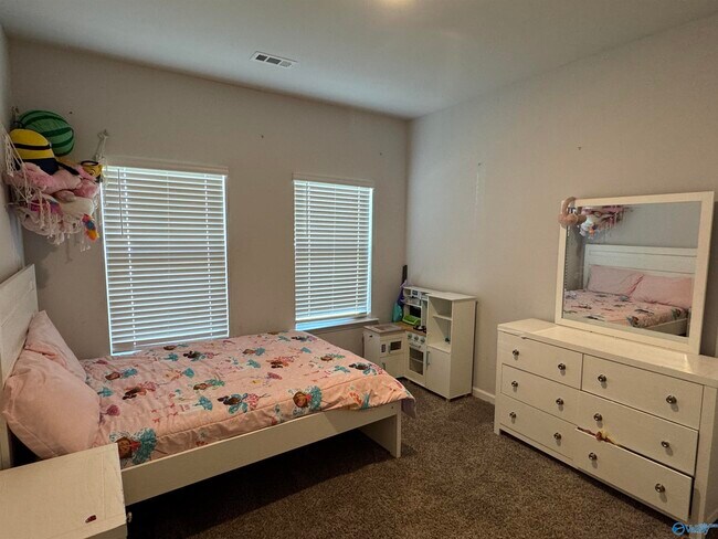 Building Photo - 124 Blackburn Trace