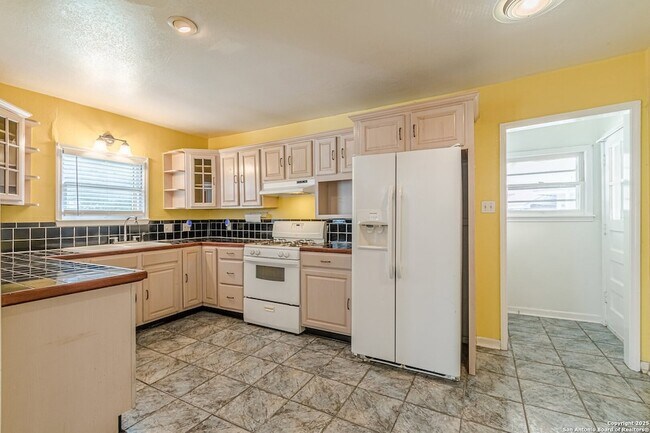 Building Photo - 416 Alexander Hamilton Dr