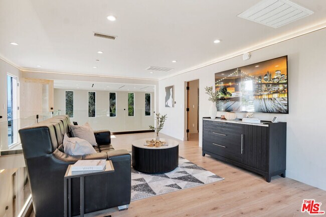 Building Photo - 7966 Mulholland Dr