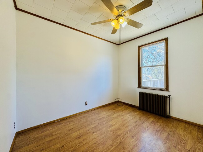 Building Photo - 100 Lexington Ave