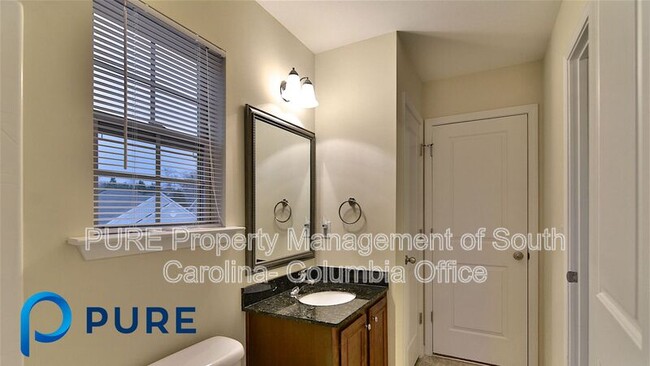 Building Photo - 995 Yarrow Ln