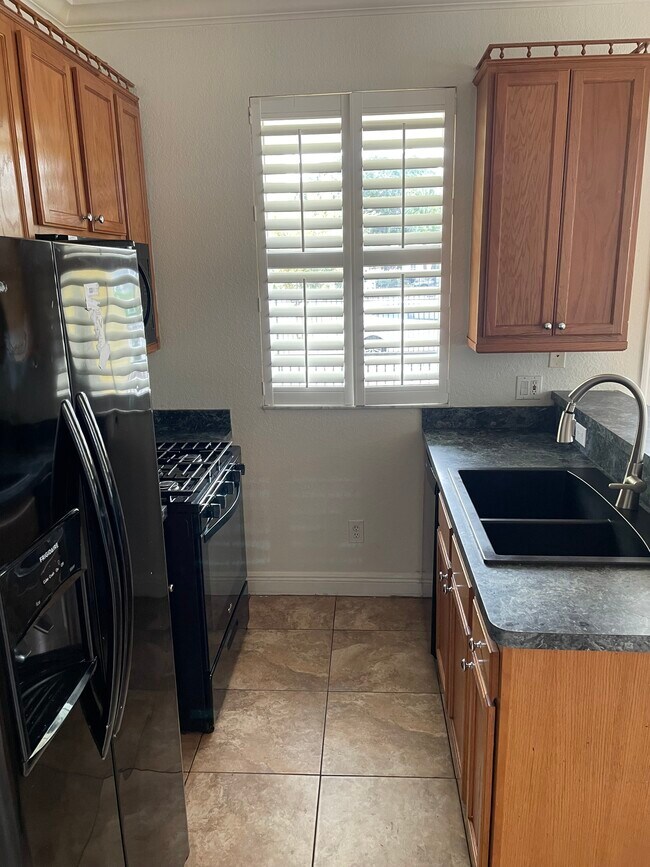 Building Photo - 122 Key Haven Ct