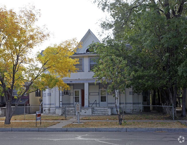 Primary Photo - 306-308 Broadway Ave