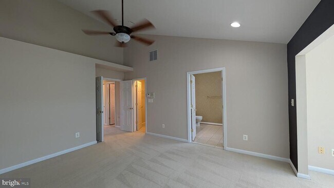 Building Photo - 42681 Rolling Rock Square