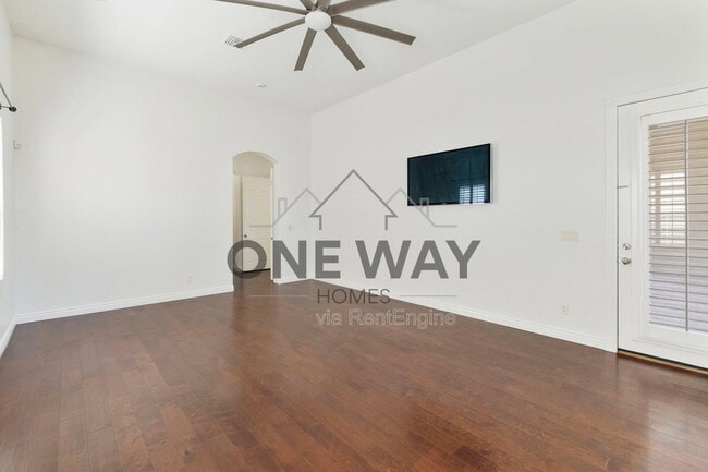 Building Photo - 4432 E Ford Ave