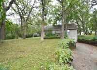 Building Photo - Charming 3-Bedroom Home with Walk-In Close...