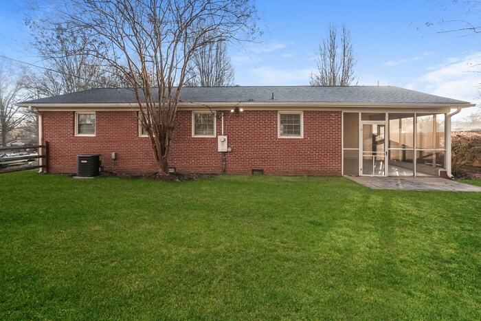 Building Photo - 2334 Munsen Rd