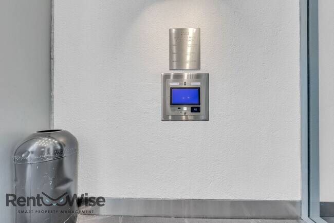 Building Photo - 77 Dow Pl