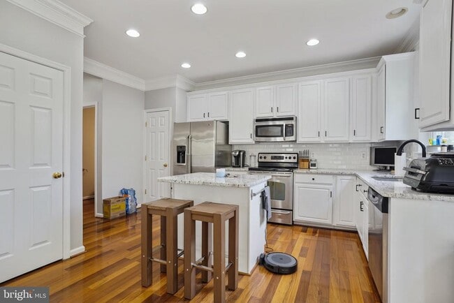 Building Photo - 4957 Breeze Way