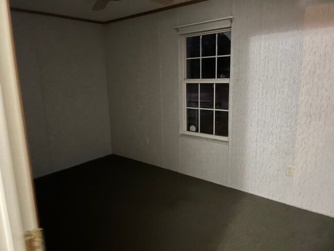 Building Photo - 3 bedroom 2 bath with plenty of space inside and out and gorgeous views!