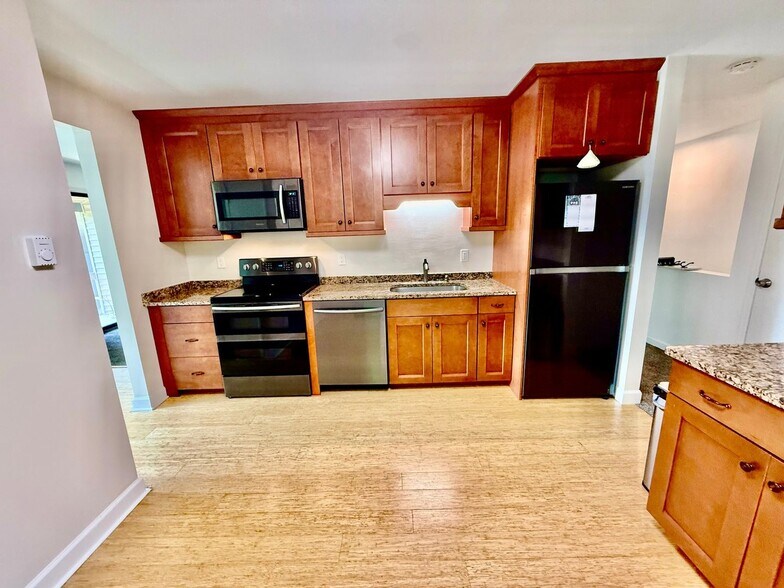 Building Photo - 205 Village Dr