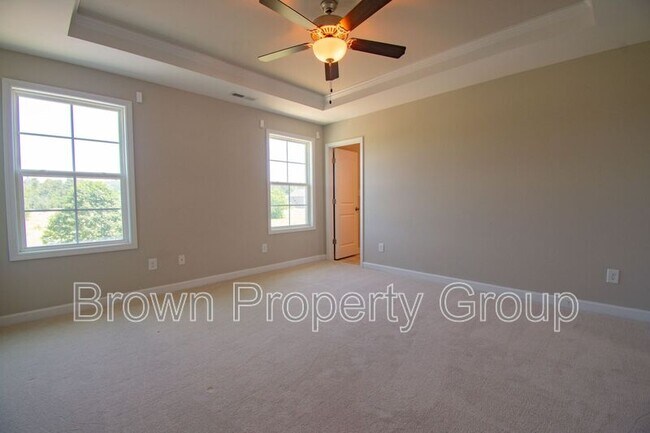 Building Photo - 2220 Oldenburg Ln