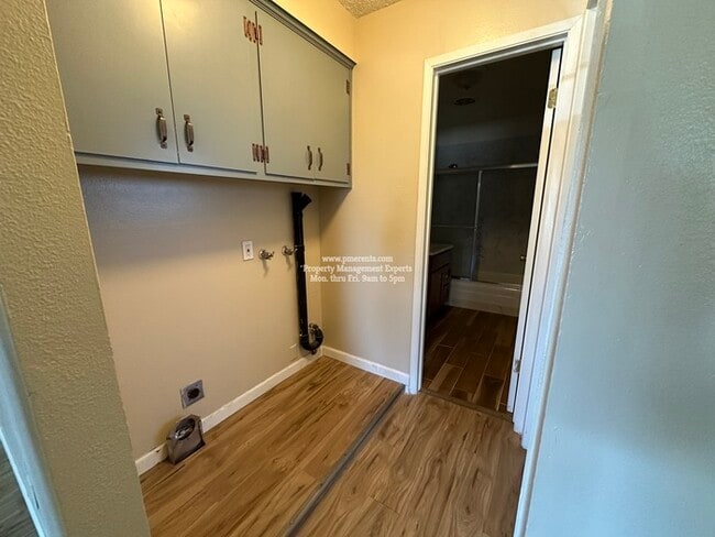 Building Photo - 6807 N El Dorado St