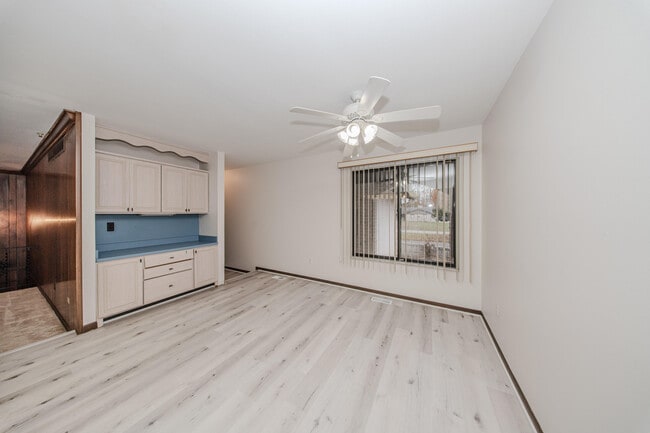 Building Photo - 22745 Wrexford Dr