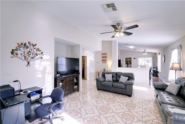 Building Photo - Very clean well maintained one-story home.