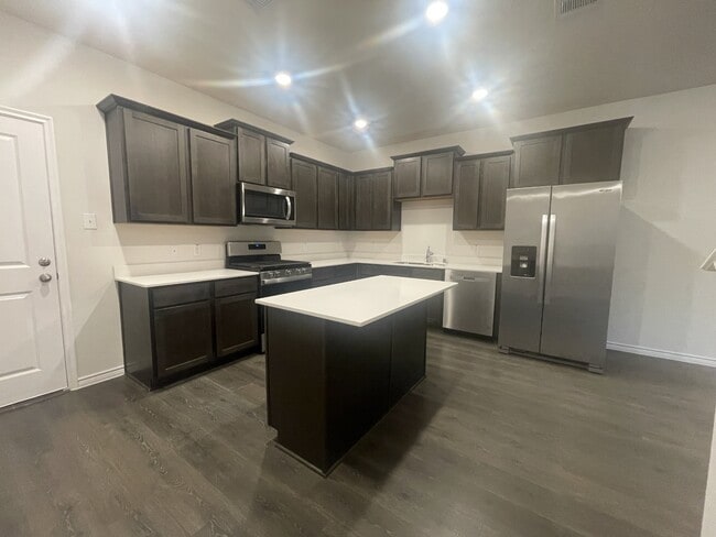 Building Photo - 2021 Crooked Bow Dr