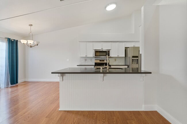 Building Photo - 8884 N Del Mar Ave