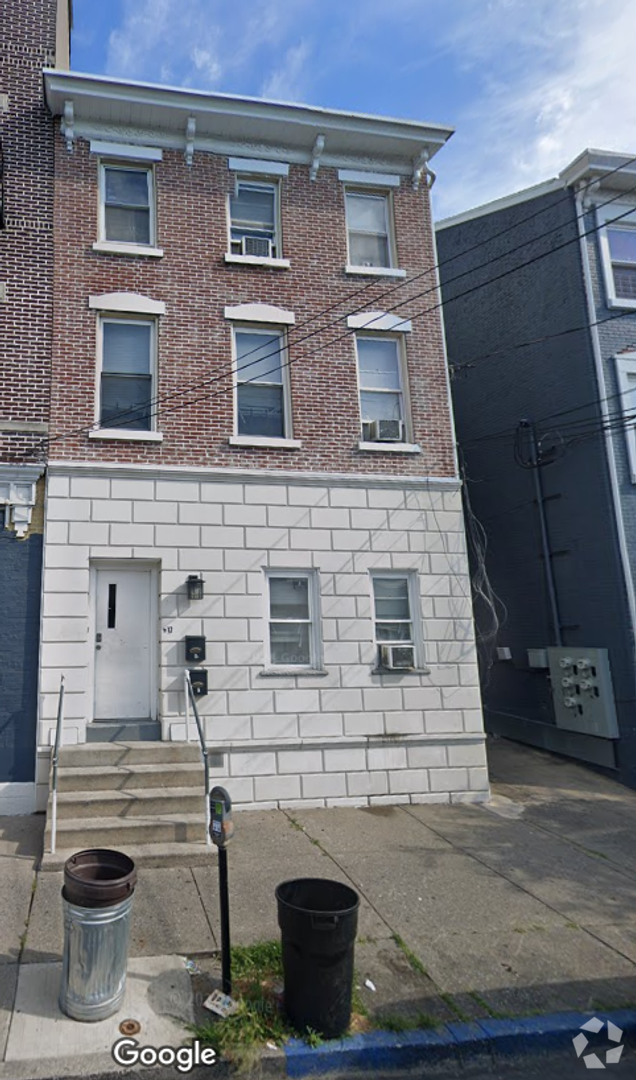 Building Photo - 617 W Turner St