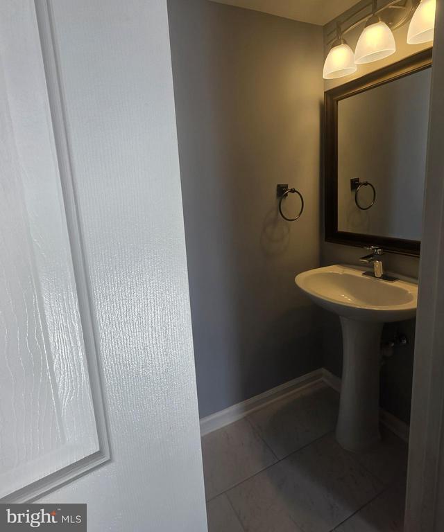 Building Photo - 12977 Abner Ave