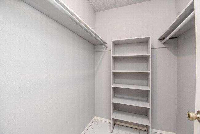 Building Photo - 23515 Briarcreek Blvd