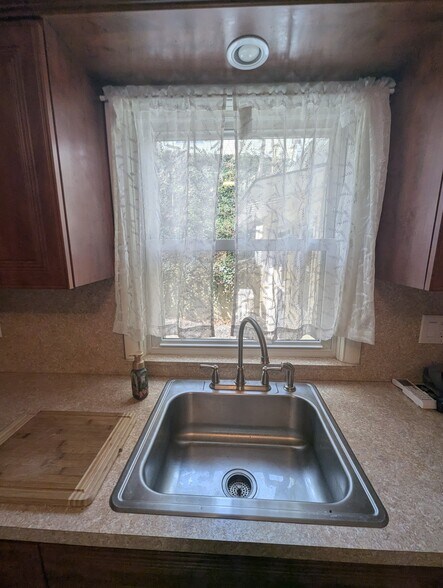 Building Photo - 22 Gaines St