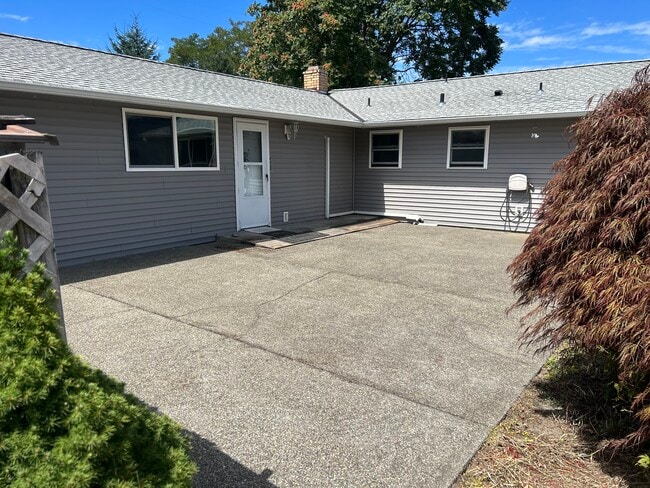 Building Photo - 6611 52nd Ave W