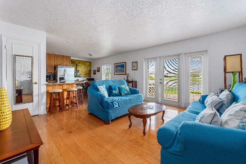 Building Photo - 204 Pompano Dr SE