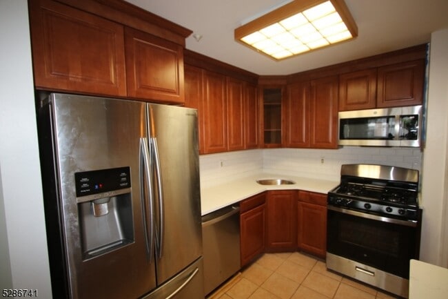 Building Photo - 30 Spruce Terrace