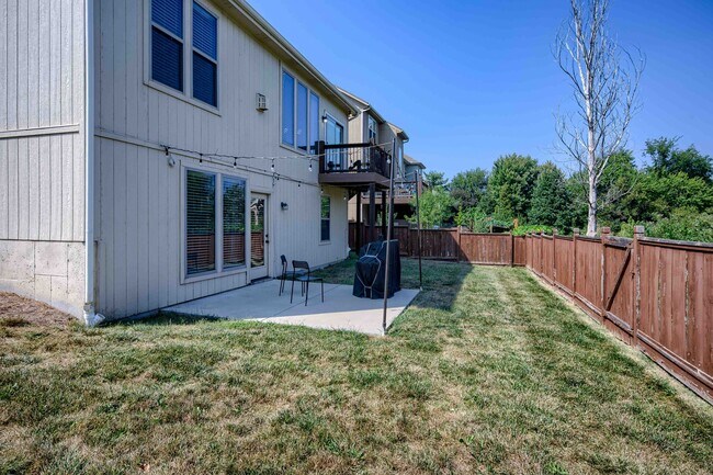 Building Photo - 15523 Valley View Dr