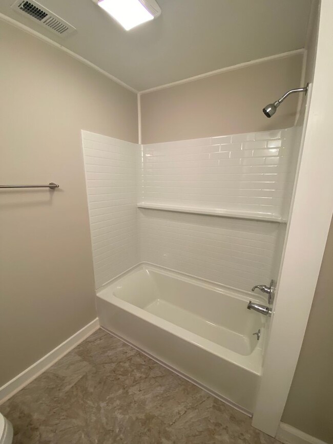 Building Photo - Remodeled 2 bed / 1 bath in Beaumont Villa...