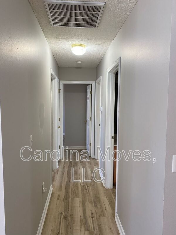 Building Photo - 1805 Country Apple Ct