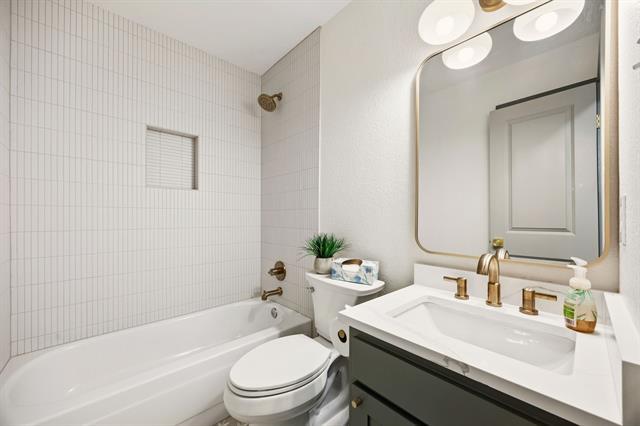 Building Photo - 617 Reed St