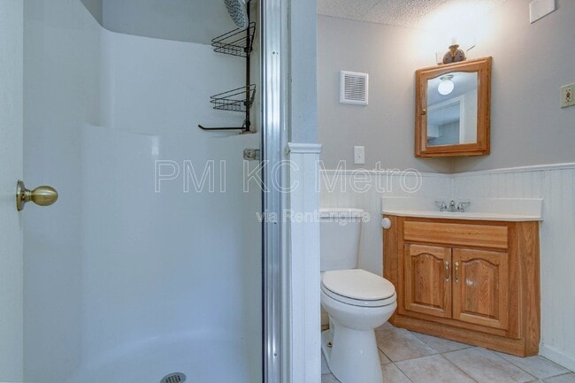 Building Photo - 18410 Shoshone Dr