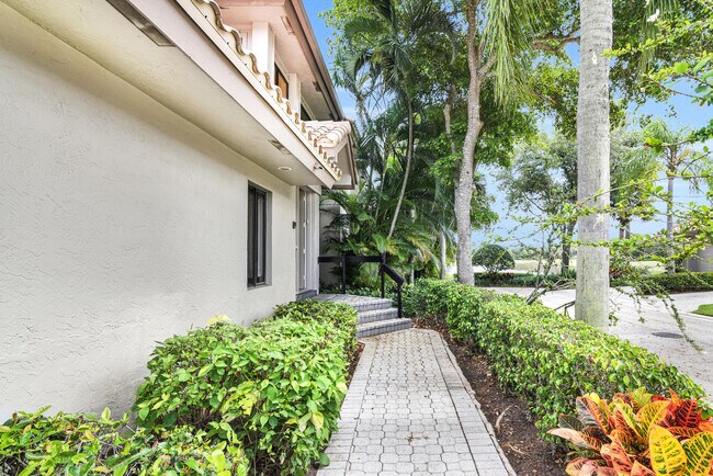 Building Photo - 16922 Isle of Palms Dr
