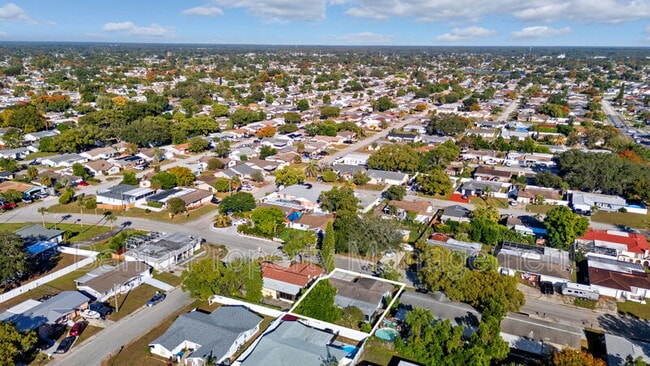 Building Photo - 9425 Palm Ave